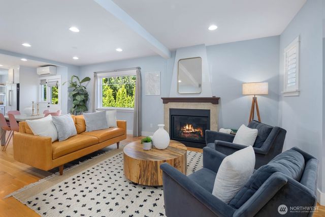1729 41st Avenue SW, Seattle, WA 98116