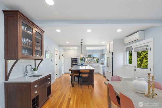 1729 41st Avenue SW, Seattle, WA 98116