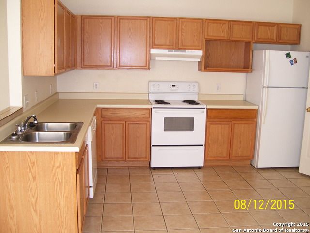 11214 CENTER POINT RD, San Antonio, TX 78233