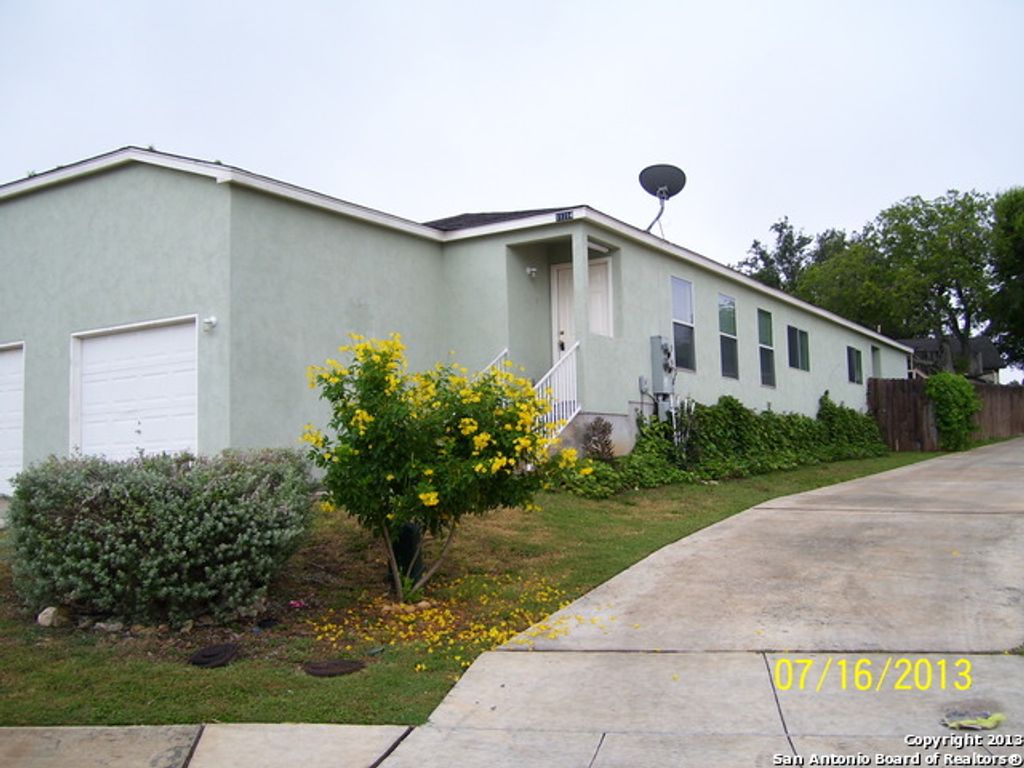 11214 CENTER POINT RD, San Antonio, TX 78233