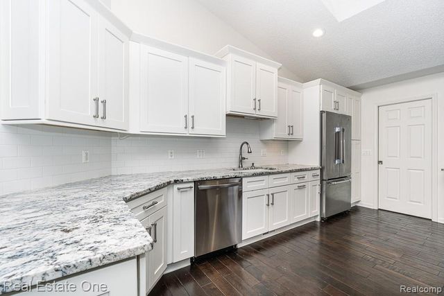 7086 Danbrooke Court, West Bloomfield, MI 48322