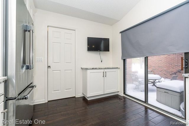 7086 Danbrooke Court, West Bloomfield, MI 48322