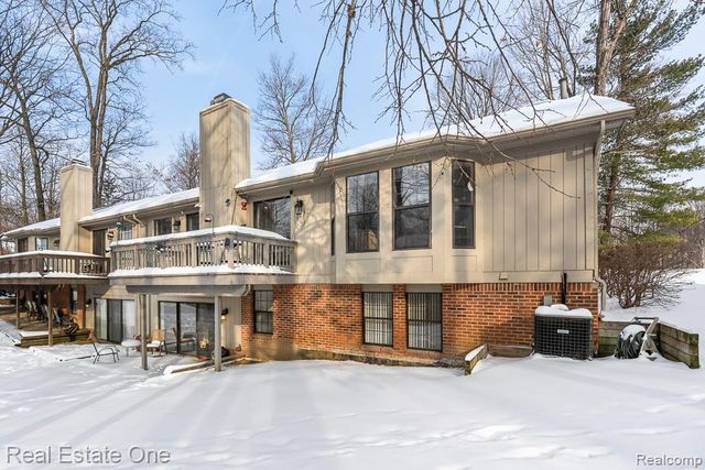 7086 Danbrooke Court, West Bloomfield, MI 48322