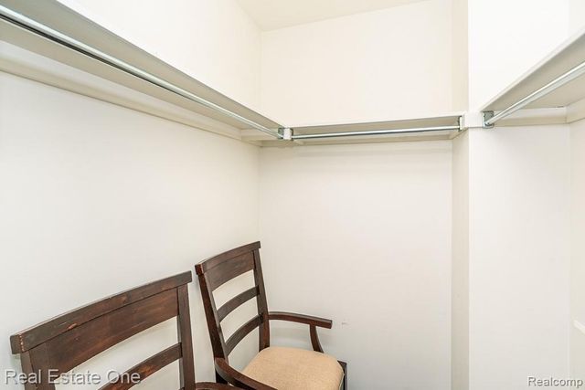 7086 Danbrooke Court, West Bloomfield, MI 48322