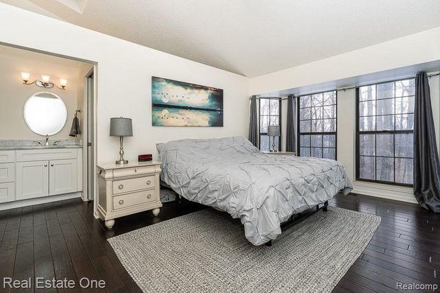 7086 Danbrooke Court, West Bloomfield, MI 48322