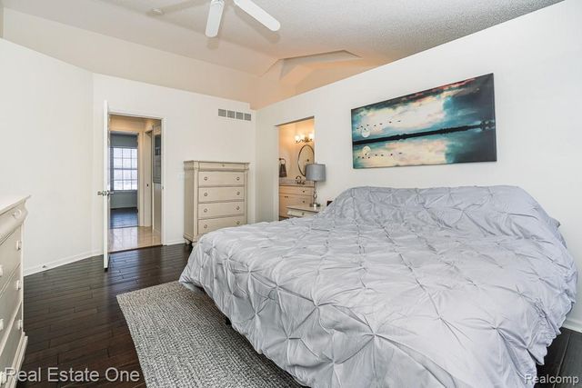 7086 Danbrooke Court, West Bloomfield, MI 48322