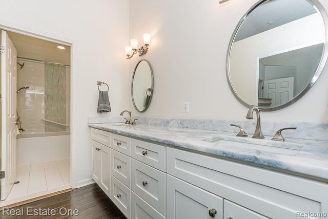 7086 Danbrooke Court, West Bloomfield, MI 48322