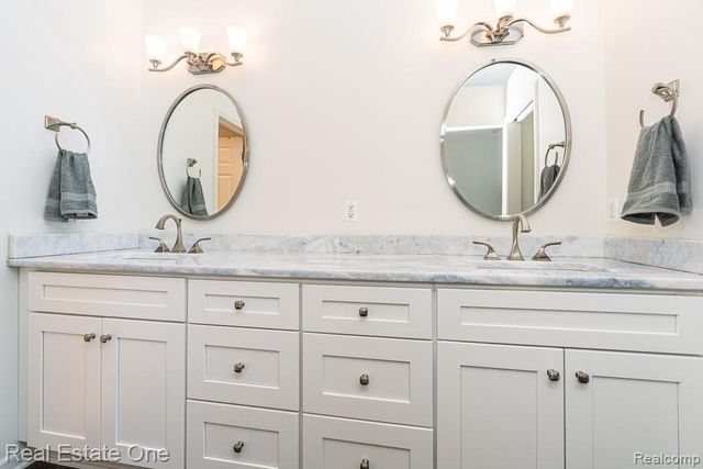 7086 Danbrooke Court, West Bloomfield, MI 48322