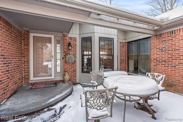 7086 Danbrooke Court, West Bloomfield, MI 48322