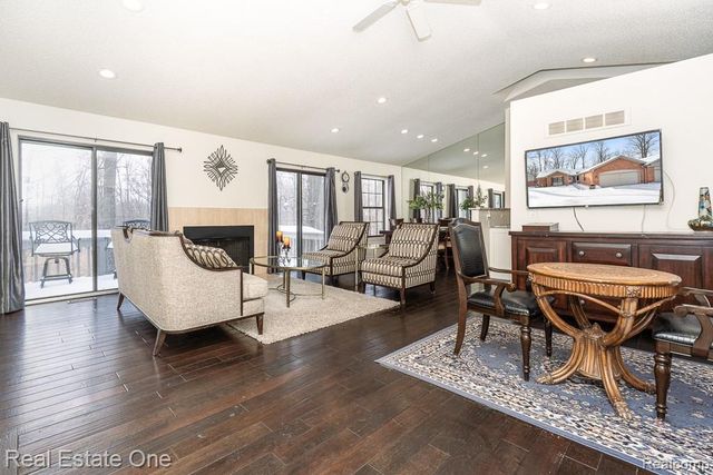 7086 Danbrooke Court, West Bloomfield, MI 48322