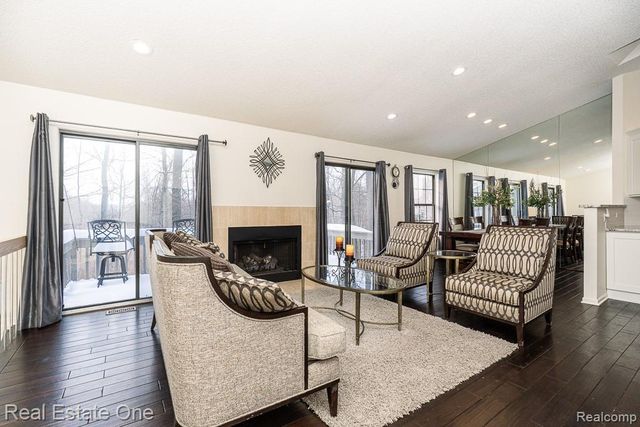 7086 Danbrooke Court, West Bloomfield, MI 48322