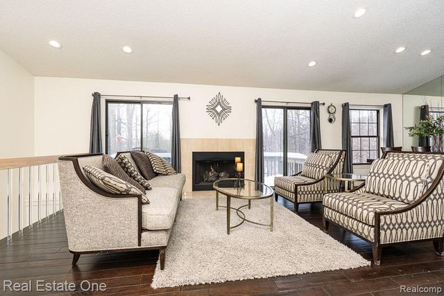 7086 Danbrooke Court, West Bloomfield, MI 48322