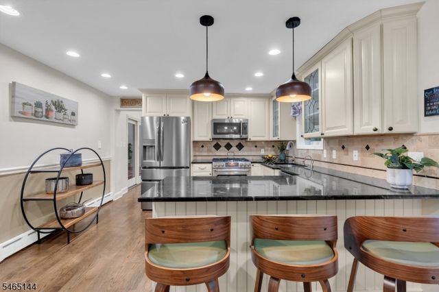 15 Ferguson Rd, Warren Twp., NJ 07059