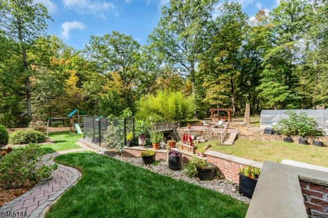 15 Ferguson Rd, Warren Twp., NJ 07059