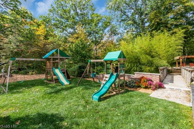 15 Ferguson Rd, Warren Twp., NJ 07059