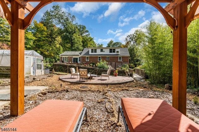 15 Ferguson Rd, Warren Twp., NJ 07059