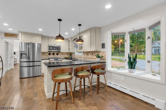 15 Ferguson Rd, Warren Twp., NJ 07059