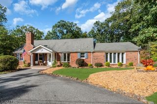 15 Ferguson Rd, Warren Twp., NJ 07059