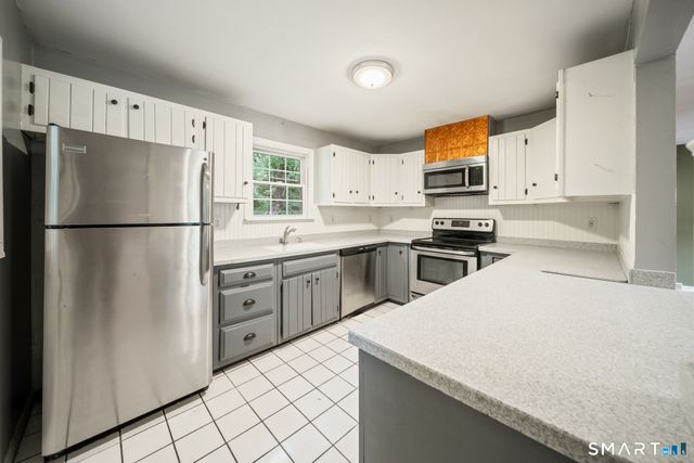 3 Dorman Road, Oxford, CT 06478