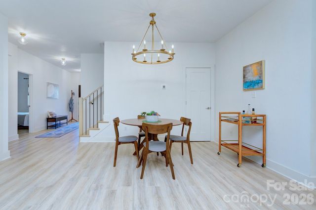 526 Seldon Drive, Charlotte, NC 28216