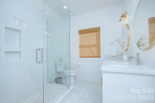 526 Seldon Drive, Charlotte, NC 28216