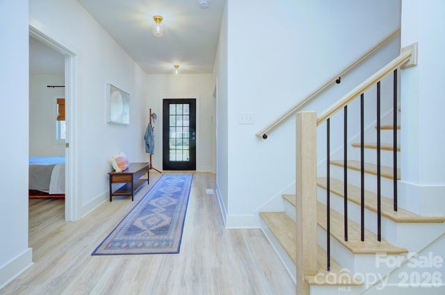 526 Seldon Drive, Charlotte, NC 28216
