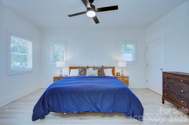526 Seldon Drive, Charlotte, NC 28216