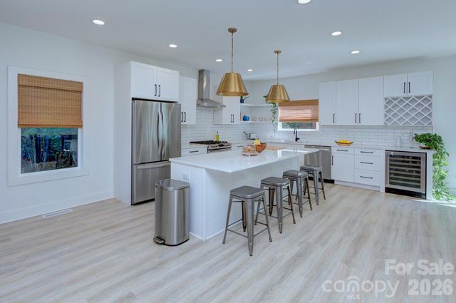 526 Seldon Drive, Charlotte, NC 28216