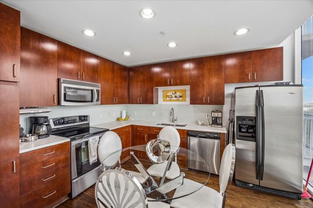 5925 Almeda Road 11907, Houston, TX 77004