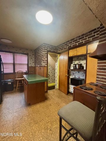 1946 Oakwood Avenue, Toledo, OH 43607