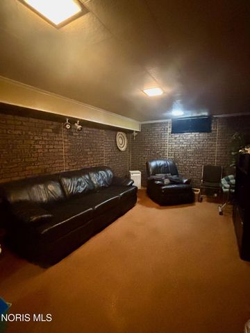 1946 Oakwood Avenue, Toledo, OH 43607