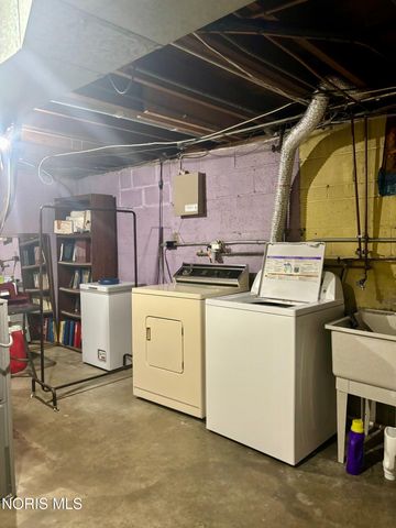 1946 Oakwood Avenue, Toledo, OH 43607