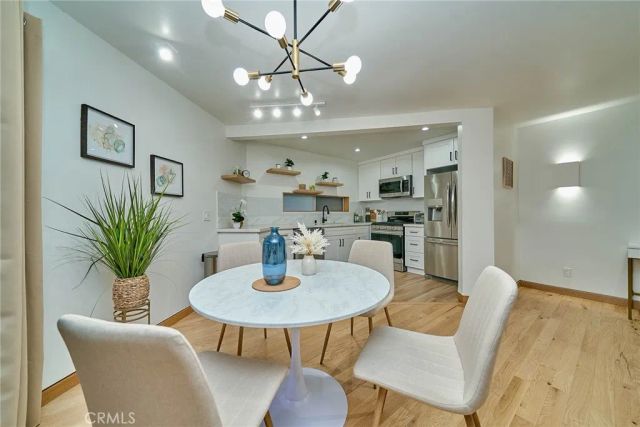 950 N Kings Road 45, West Hollywood, CA 90069