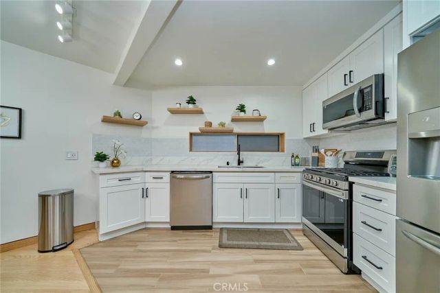 950 N Kings Road 45, West Hollywood, CA 90069