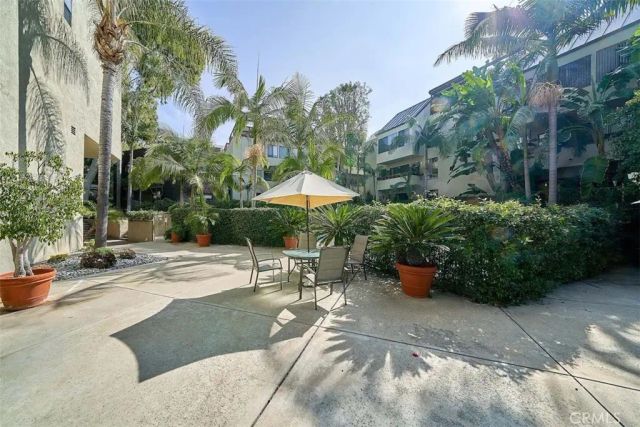 950 N Kings Road 45, West Hollywood, CA 90069