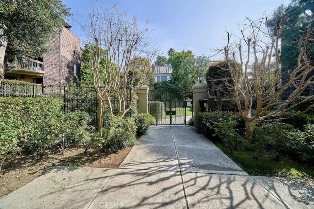 950 N Kings Road 45, West Hollywood, CA 90069