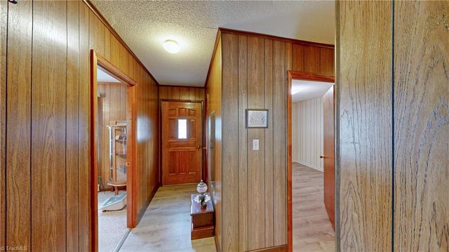 4211 VILLAGE Drive, Trinity, NC 27370