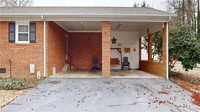 4211 VILLAGE Drive, Trinity, NC 27370