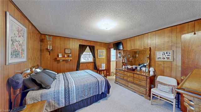 4211 VILLAGE Drive, Trinity, NC 27370