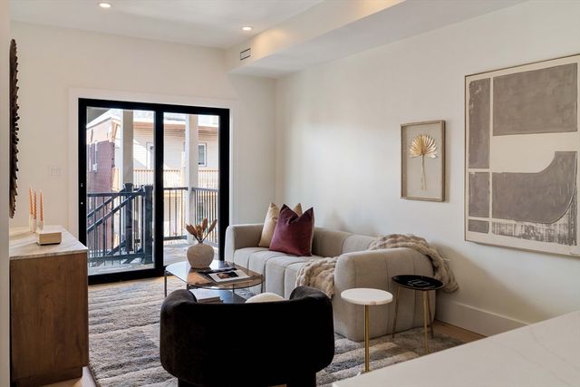 246 Bremen St 1, Boston, MA 02128