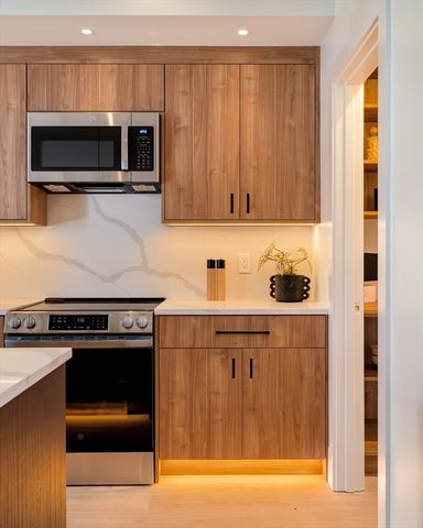 246 Bremen St 1, Boston, MA 02128