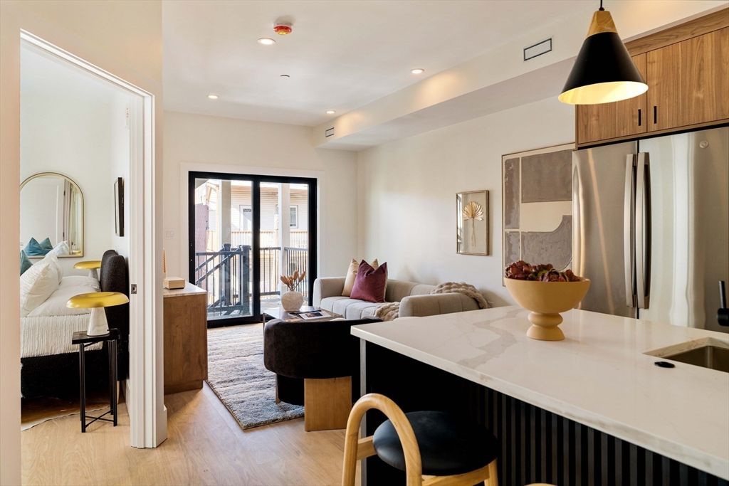 246 Bremen St 1, Boston, MA 02128