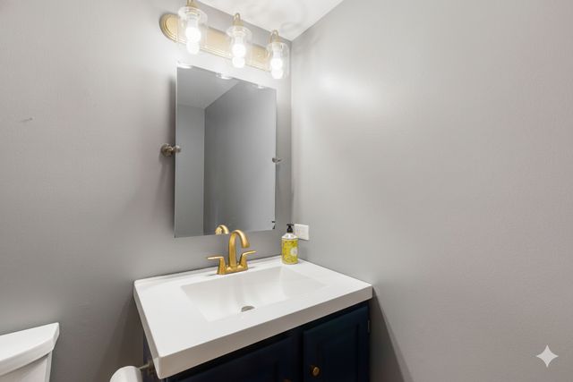 7513 Inverway Drive, Lakewood, IL 60014