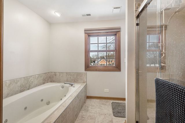 7513 Inverway Drive, Lakewood, IL 60014