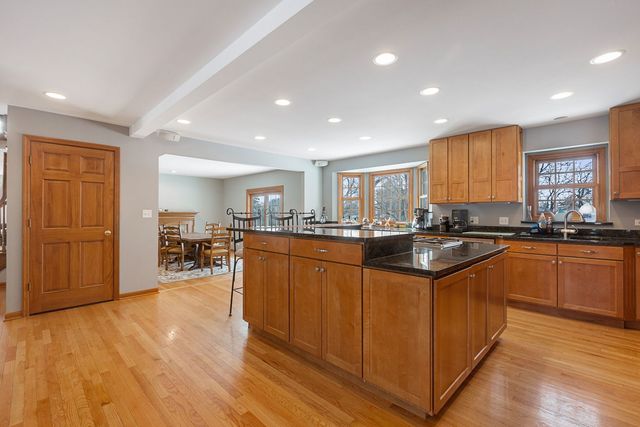 7513 Inverway Drive, Lakewood, IL 60014