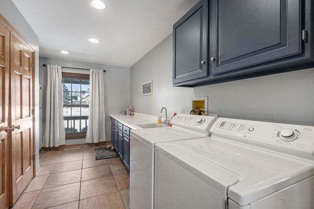 7513 Inverway Drive, Lakewood, IL 60014