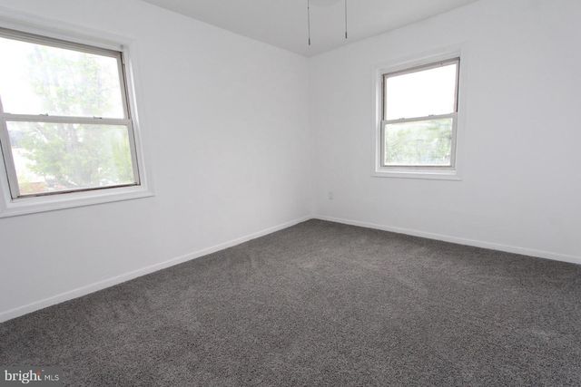 5634 MITCHELL RD, Levittown, PA 19057