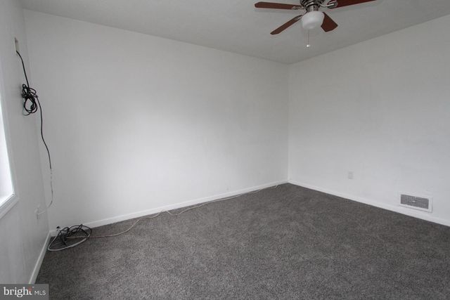 5634 MITCHELL RD, Levittown, PA 19057