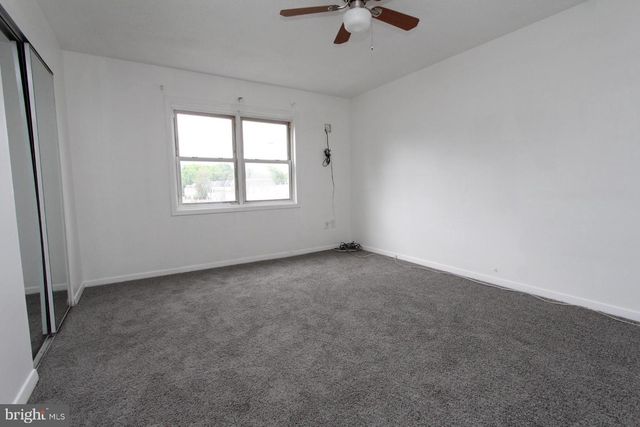 5634 MITCHELL RD, Levittown, PA 19057