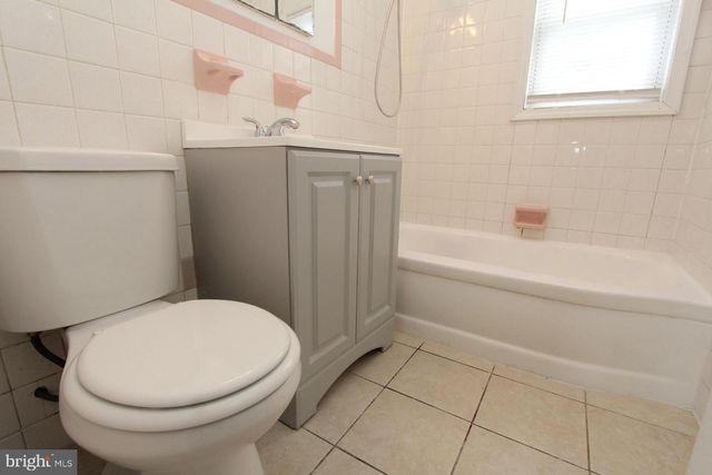 5634 MITCHELL RD, Levittown, PA 19057